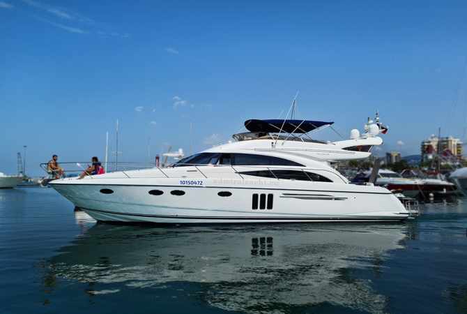 Яхта Princess 58
