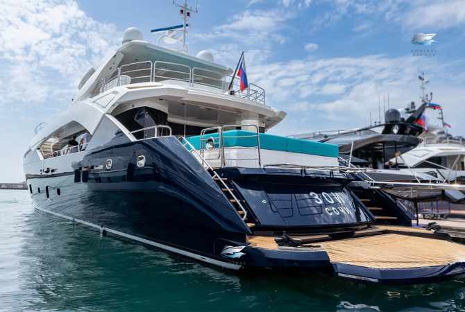 Яхта Sunseeker 115